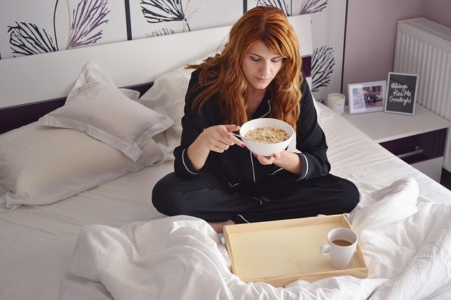 caring breakfast for her